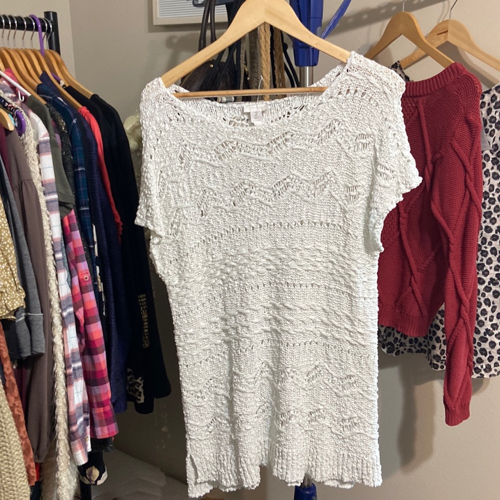 55. Chicos White Knit Top- ptp: 19” l: 30”